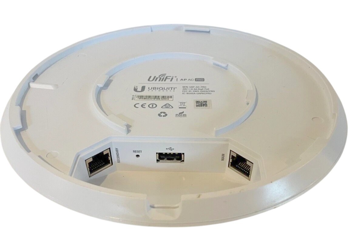 Ubiquiti Networks AP PC PRO UniFi Wifi Access Point Router 6545A-UAPACPRO 2.4GHz and plastic Mount - Image 2