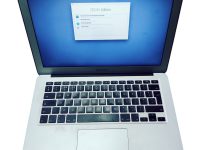 Apple MacBook Air A1466 **SPARES or REPAIR** I5 8GB Ram No SSD