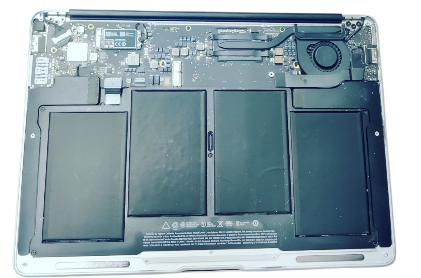 Apple MacBook Air A1466 **SPARES or REPAIR** I5 8GB Ram No SSD - Image 6